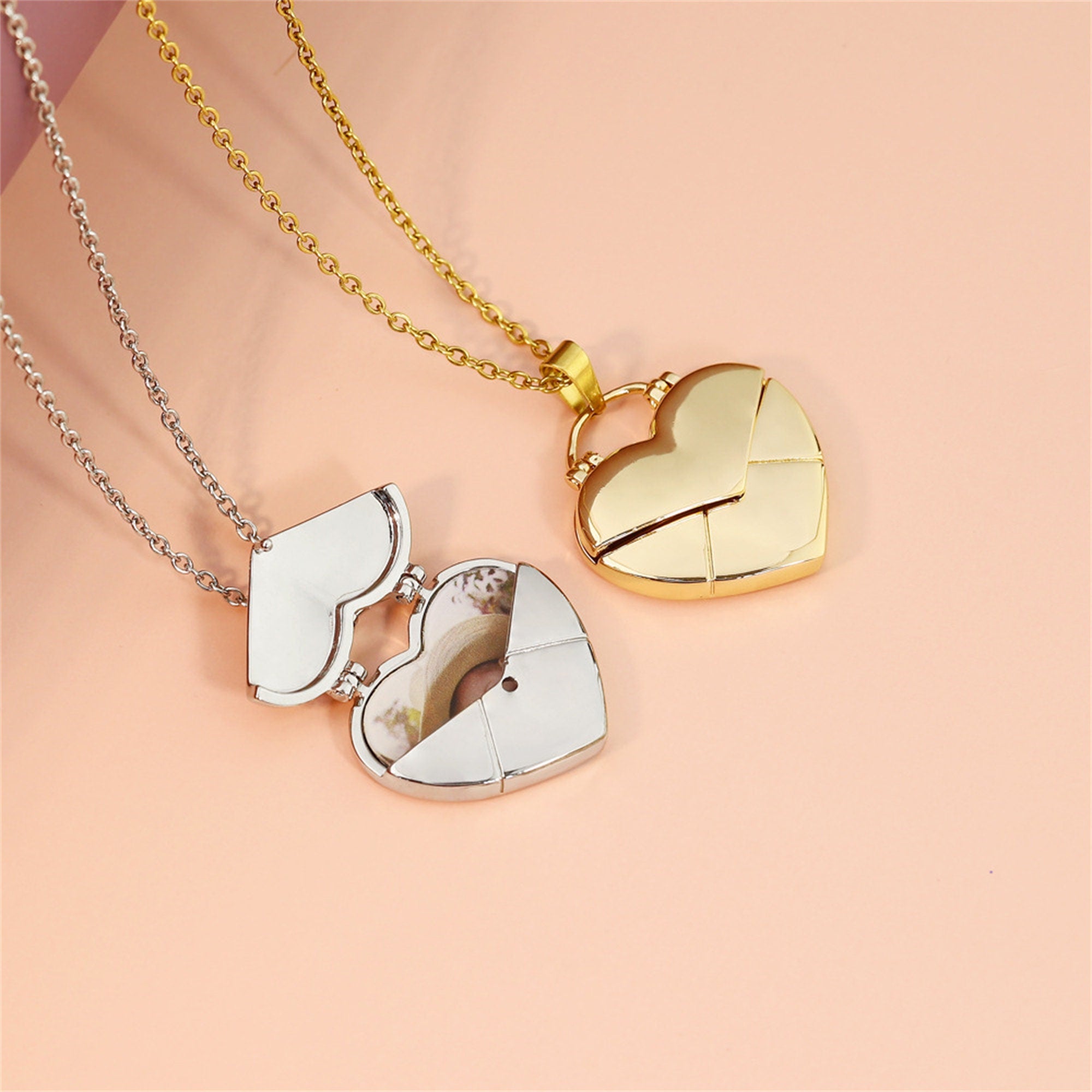 Collana con medaglione a forma di cuore con foto personalizzata – & Co Collana con medaglione a forma di cuore con foto personalizzata – & Co