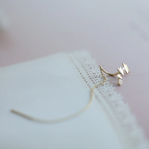 Orecchini pendenti a filo con stella scintillante