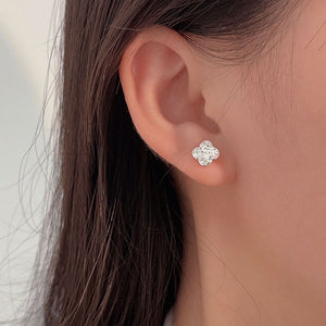 Crushed Ice Clover Stud Earrings