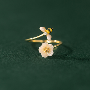 Daisy Flower Bee Bypass Stacking Ring