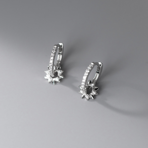 Orecchini a cerchio Dainty Sun Huggie