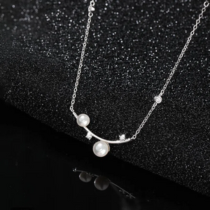 Dainty Pearl Horizontal Necklace
