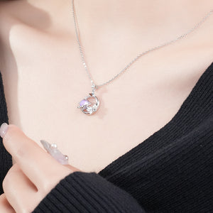 Collier avec pendentif papillon et étoile de la planète Saturne