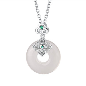 Lucky Knot Agate Pendant Necklace