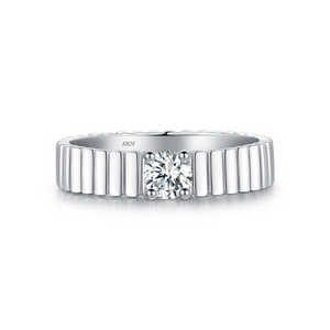 Bague de fiançailles solitaire ronde en moissanite