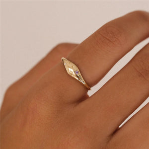 Minimalistischer Kreuzring aus Sterlingsilber