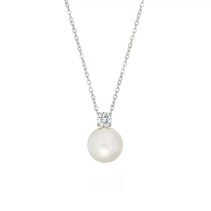 Elegant Pearl Pendant Necklace
