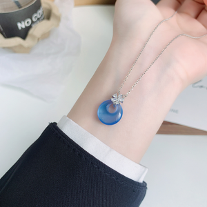 Dainty Flower Round Charm Necklace