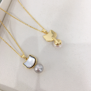 Mother of Pearl Cat Pendant Necklace