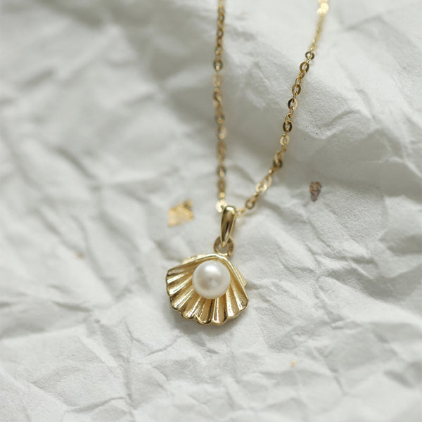 Gold Shell Pearl Pendant Necklace