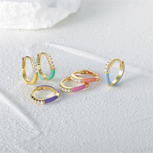 Kleine Huggie-Creolen mit farbigem Emaille