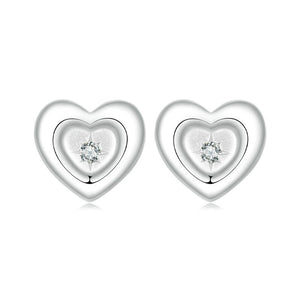 Orecchini a perno con chiusura a vite a forma di piccolo cuore a stella