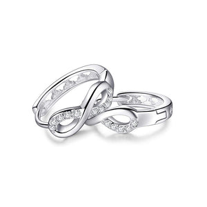 Boucles d'oreilles créoles Infinity Mobius Huggie