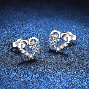 Boucles d'oreilles à tige en forme de cœur et moissanite pour mariage