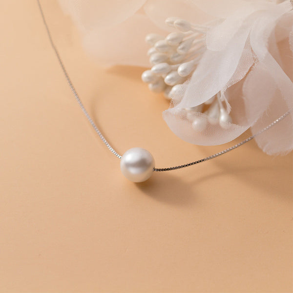 Solitaire Synthetic Pearl Necklace