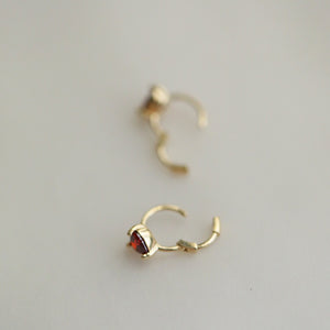 Kleine rote Herz-Creolen