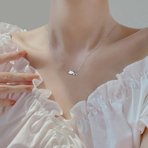 Collier délicat avec pendentif nuage en résine