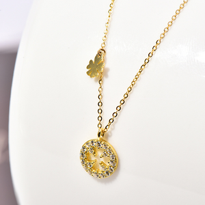 Collier pendentif croix minimaliste en or