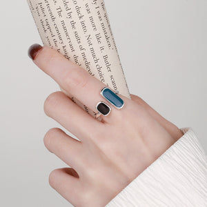 Bague cocktail ouverte en émail noir