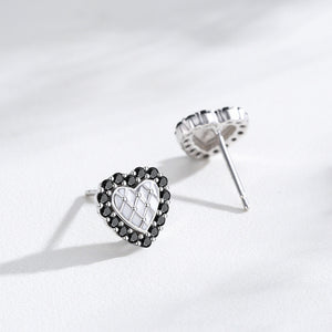 Piccoli Orecchini a Bottone con Cuore a Halo Nero