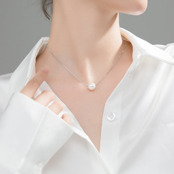 Solitaire Synthetic Pearl Necklace