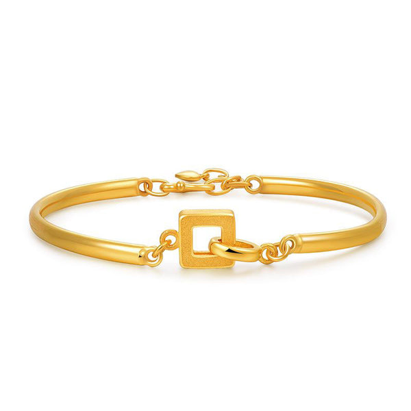 Gold Interlocking Charm Bracelet