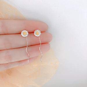 Small Daisy Flower Threader Earrings