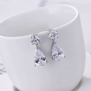 Orecchini a goccia circolari in moissanite statement