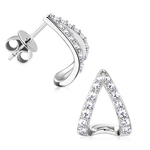 Boucles d'oreilles puces de mariage triangulaires en moissanite