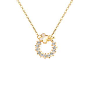 Collana con ciondolo delicato a fiore quadrifoglio