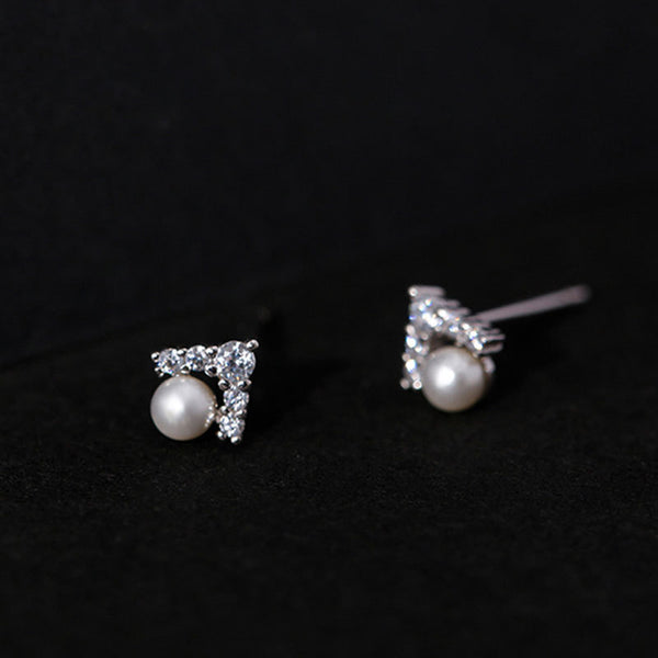 Pearl Letter V Stud Earrings