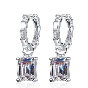 Boucles d'oreilles pendantes de mariage en moissanite