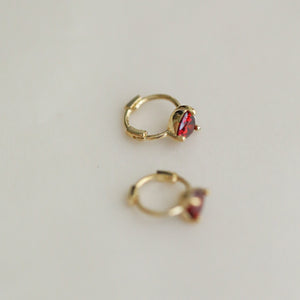 Kleine rote Herz-Creolen