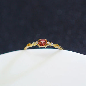 Vintage Garnet Stone Thin Band Ring