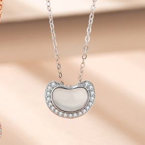 Cute Chalcedony Kidney Bean Necklace