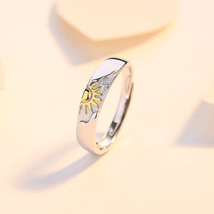 Passender goldener Sonne-Mond-Paarring