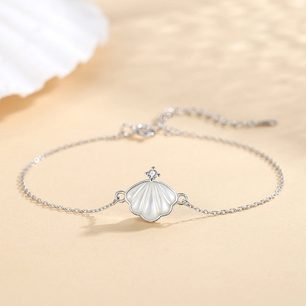 Dainty Seashell Charm Bracelet