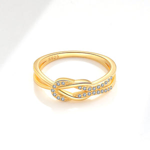 Dainty Knot Plain Split Shank Ring