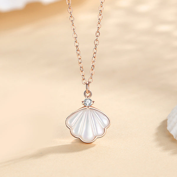 Dainty Seashell Pendant Necklace