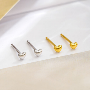 Winzige kleine Herz-Ohrstecker aus Knorpel