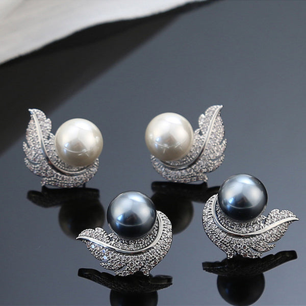 Feather Pearl Stud Earrings