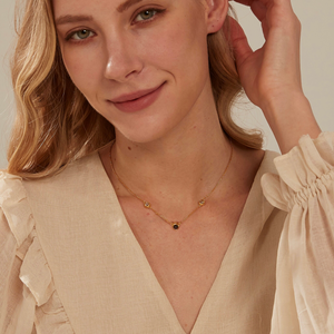 Personalisierte Halskette mit Fotoprojektion