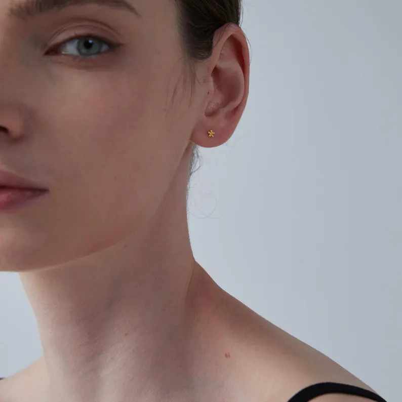 Tiny Small Flower Cartilage Stud Earrings – Perimade