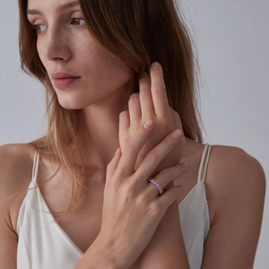 Anello Eternity con Gemma a Cuore Rosa Tagliata