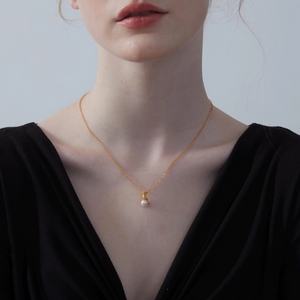 Dainty Cat Pearl Charm Pendant Necklace