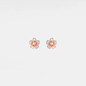 Zarte, perlenrosa Kirschblüten-Ohrstecker