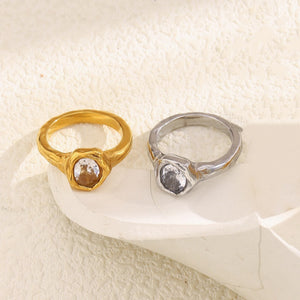 Dainty Organic Frame Oval Solitaire Band Ring