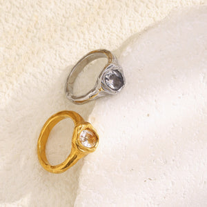 Dainty Organic Frame Oval Solitaire Band Ring