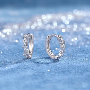 Wave Moissanite Cluster Huggie Hoop Earrings