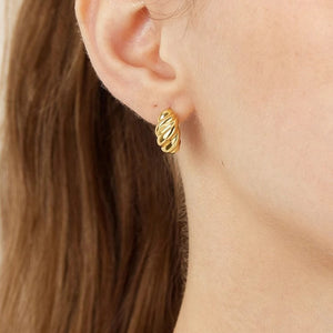 Dainty Gold Croissant Huggie Hoop Earrings